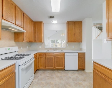 13460 Athens Trl - Photo Thumbnail 4