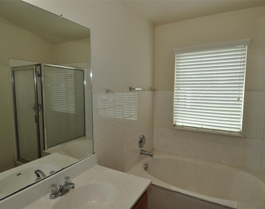 1409 Tea Leaf Dr - Photo Thumbnail 11