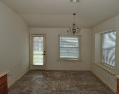 1409 Tea Leaf Dr - Photo Thumbnail 5