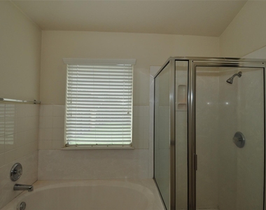 1409 Tea Leaf Dr - Photo Thumbnail 10