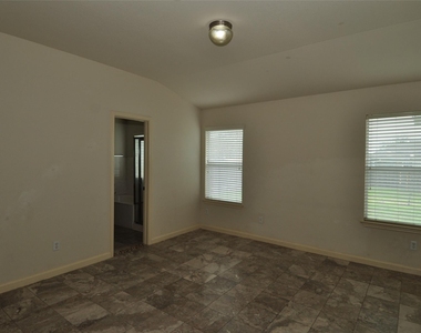 1409 Tea Leaf Dr - Photo Thumbnail 3