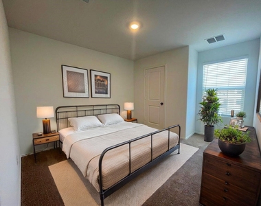 101 Hellcats Way - Photo Thumbnail 25