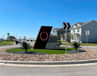 101 Hellcats Way - Photo Thumbnail 34