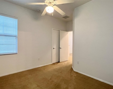 4112 Mattie St - Photo Thumbnail 7