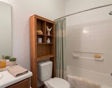 4112 Mattie St - Photo Thumbnail 8