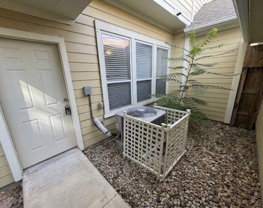 4112 Mattie St - Photo Thumbnail 11