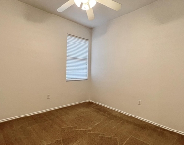 4112 Mattie St - Photo Thumbnail 9