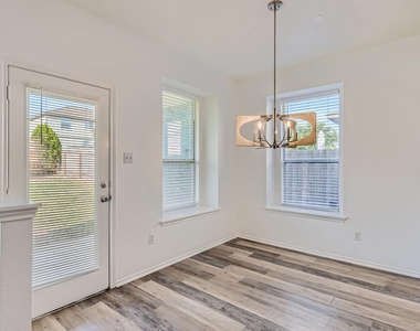 115 Killian Loop - Photo Thumbnail 4