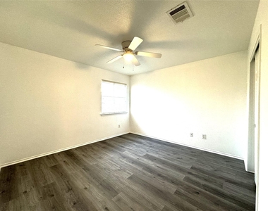 115 Killian Loop - Photo Thumbnail 11