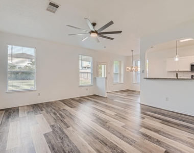 115 Killian Loop - Photo Thumbnail 2