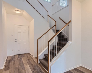 115 Killian Loop - Photo Thumbnail 1