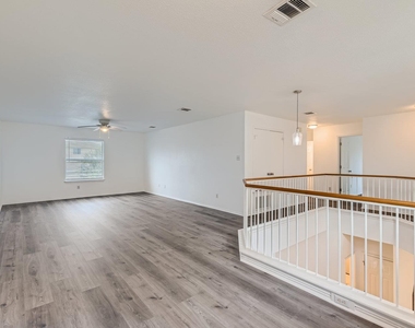 115 Killian Loop - Photo Thumbnail 10
