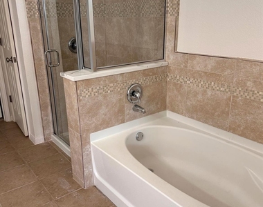 15008 Fernhill Dr - Photo Thumbnail 14