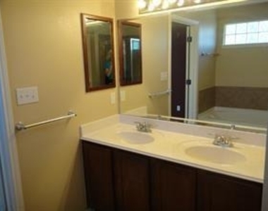 15008 Fernhill Dr - Photo Thumbnail 16