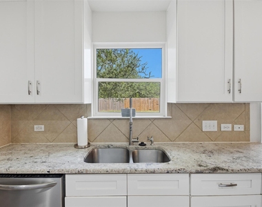 2106 Stonehaven - Photo Thumbnail 12