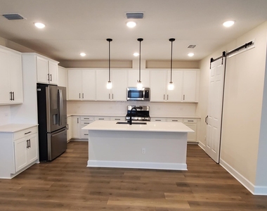 3432 Auvenshine Way - Photo Thumbnail 13