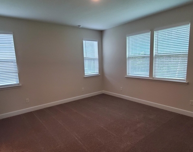 3432 Auvenshine Way - Photo Thumbnail 15