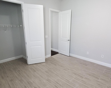 3173 Montilla Drive - Photo Thumbnail 12
