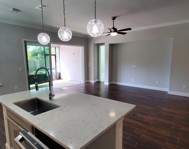 3173 Montilla Drive - Photo Thumbnail 19