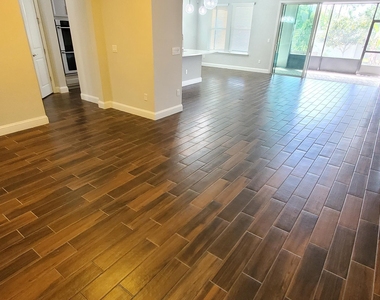 3173 Montilla Drive - Photo Thumbnail 13