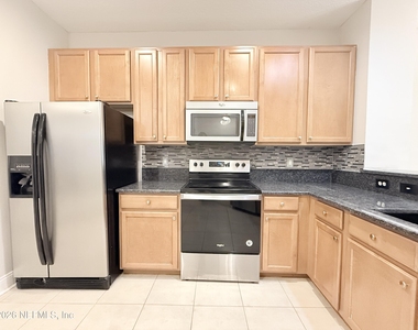 12301 Kernan Forest Boulevard - Photo Thumbnail 7
