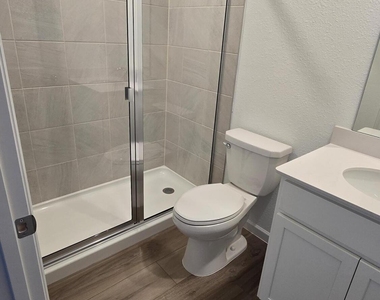 653 Holly Lakes Drive - Photo Thumbnail 17