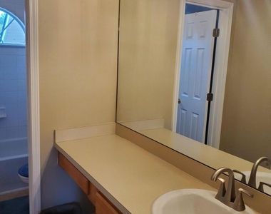 1625 Vineland Circle - Photo Thumbnail 18