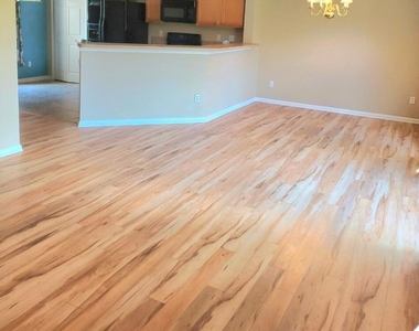 1625 Vineland Circle - Photo Thumbnail 4