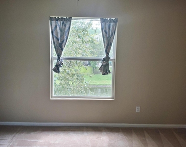 1625 Vineland Circle - Photo Thumbnail 16