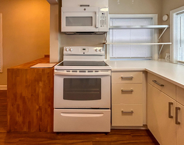 3944 Boone Park Avenue - Photo Thumbnail 7