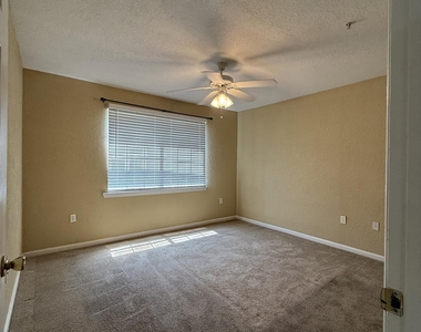 800 Boardwalk Drive - Photo Thumbnail 9