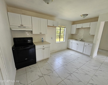 3129 Lowell Avenue - Photo Thumbnail 1