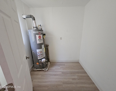 2269 Hartridge Street - Photo Thumbnail 7
