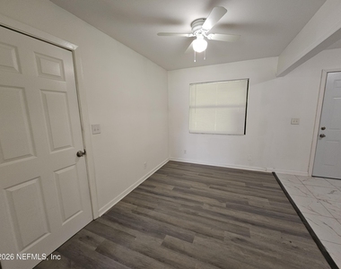 11226 Inez Drive - Photo Thumbnail 8