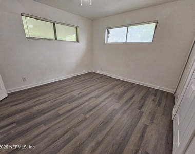 11226 Inez Drive - Photo Thumbnail 10