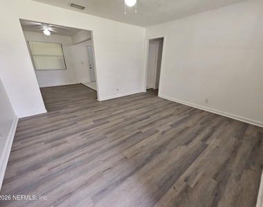 11226 Inez Drive - Photo Thumbnail 7