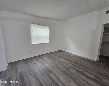 10228 Westmar Road - Photo Thumbnail 6