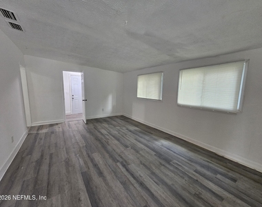 10228 Westmar Road - Photo Thumbnail 5
