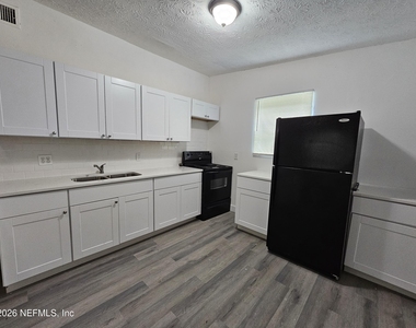10228 Westmar Road - Photo Thumbnail 3