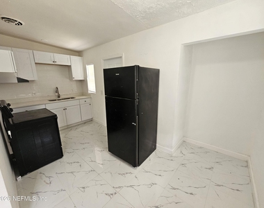 2736 Lippia Road - Photo Thumbnail 4