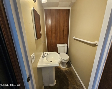 444 Alder Street - Photo Thumbnail 13