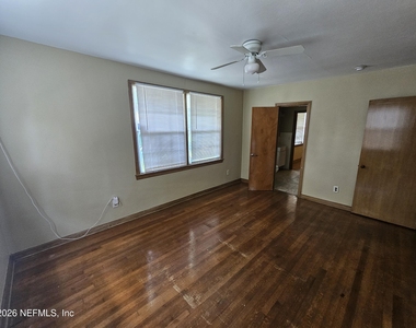 444 Alder Street - Photo Thumbnail 16