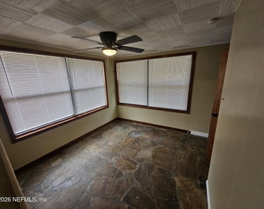 444 Alder Street - Photo Thumbnail 12