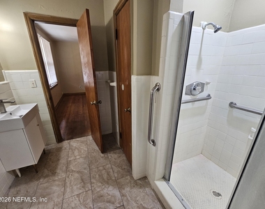 444 Alder Street - Photo Thumbnail 9