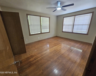 444 Alder Street - Photo Thumbnail 10