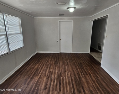 9042 7th Avenue - Photo Thumbnail 2
