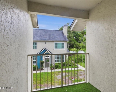 13700 Richmond Park Drive N - Photo Thumbnail 12
