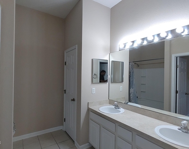 5976 Pavilion Drive - Photo Thumbnail 21