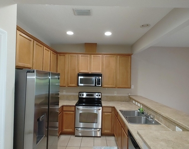 5976 Pavilion Drive - Photo Thumbnail 6