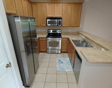 5976 Pavilion Drive - Photo Thumbnail 7